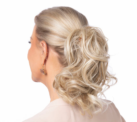 Toni Wavy Pouf